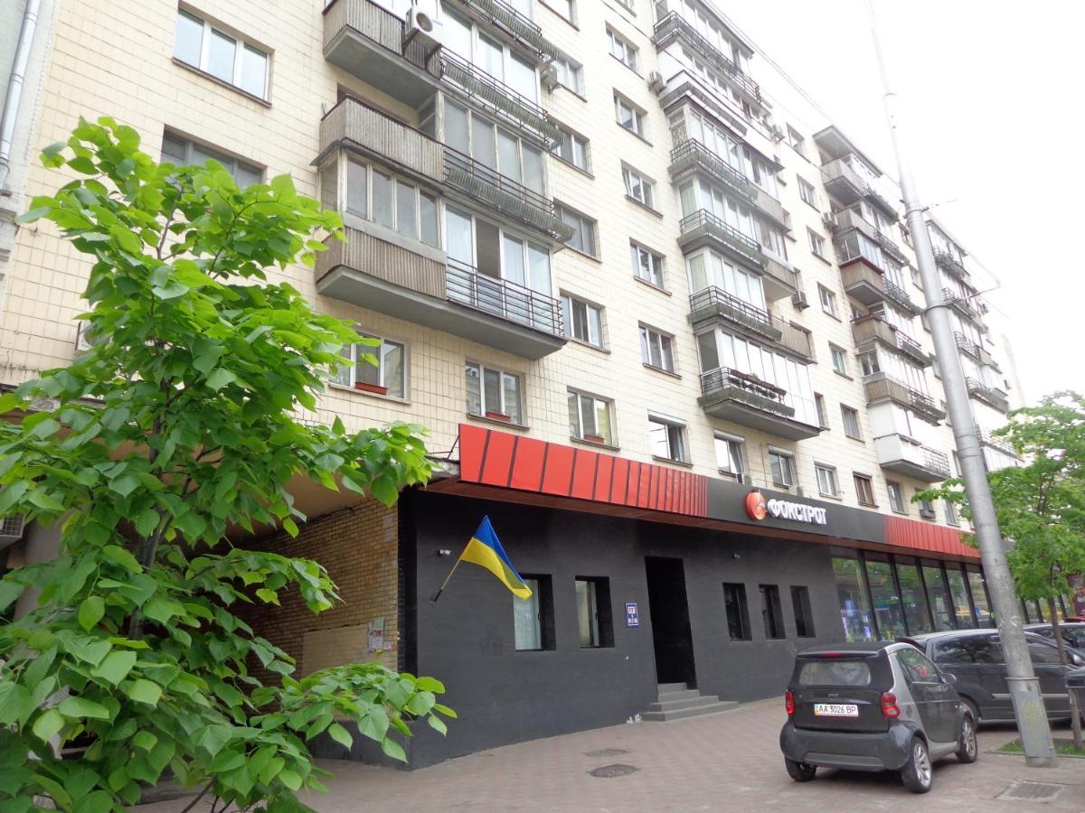 Apartment Olympyska On Velyka Vasylkyvska 45 Kyiv Exterior foto